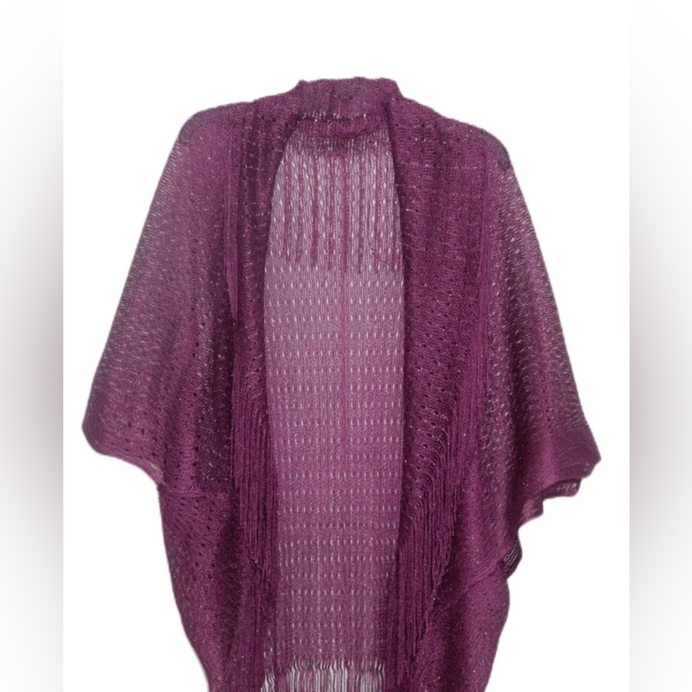 Flattering Maroon/burgundy Kimono cover up. Women size L‎